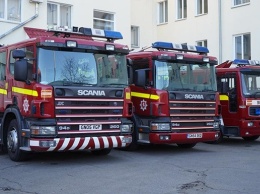 В Полтаве спасатели получили пожарные автомобили из Шотландии