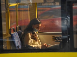 "Слуги" вышли к трибуне ВР, чтобы раскритиковать новые тарифы на транспорт в Киеве