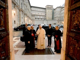 «Нам нужна новая красота»: Папа Римский открыл в Ватикане галерею современного искусства (ФОТО)