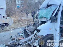 В Запорожье в ДТП маршрутки с тягачом пострадали шесть человек