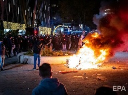В Нидерландах протесты против карантина перешли в беспорядки, семеро раненых (ВИДЕО)