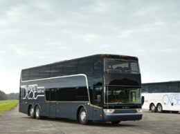 Выпущен первый в мире двухэтажный туристический автобус на электротяге