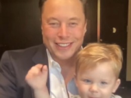 Илон Маск показал своего сына с непроизносимым именем во время презентации