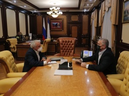 Аксенов поддержал идею пригласить на полуостров президента Болгарии, назвавшего Крым российским