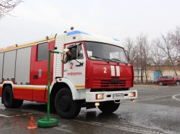 В Симферополе устроили дрифт на пожарных автомобилях