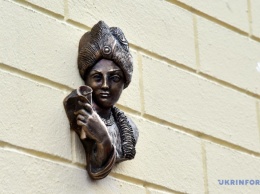 В Киеве открыли еще пять мини-скульптур проекта «Шукай» (фото)