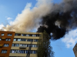 Масштабный пожар в доме на Слобожанском: жильцам компенсируют убытки