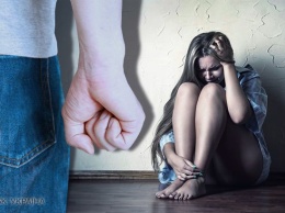 Около 4% украинцев были жертвами изнасилования в детстве