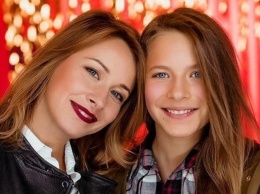 18-летняя дочь Елены Кравец сменила имидж: теперь точная копия мамы - фото