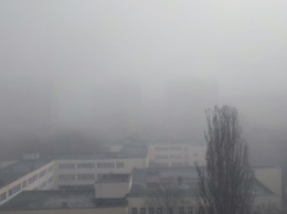 Утренний Киев окутало туманом: в сети делятся шикарными фото с земли и воздуха