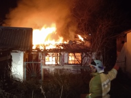 В Бахчисарайском районе сгорел жилой дом