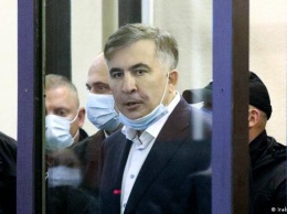 Саакашвили в суде: хаос и перцовый газ на улице