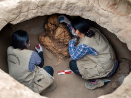 Археологи обнаружили мумию, полностью перевязанную веревками