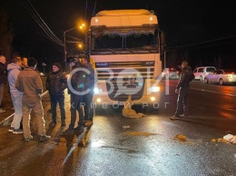 В Кривом Роге мать с 4-летним сыном попали под Газель и фуру: женщина погибла, ребенок может остаться без ноги