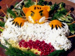 В преддверии праздника: как приготовить салат в виде тигра