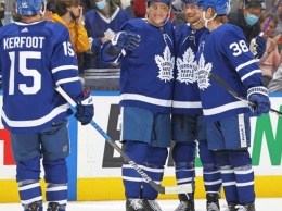 НХЛ: Торонто выигрывает пятый матч подряд и выходит в лидеры чемпионата