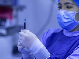 В Италии мужчина пришел вакцинироваться с искусственной рукой