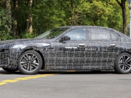 Электроседан BMW i7 появится на рынке в следующем году