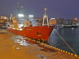 Ледокол "Ноосфера" ушел на ремонт в Черноморск, старт антарктической экспедиции намечен на начало января
