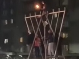 В Кривом Роге фанаты местного блогера осквернили еврейский памятник