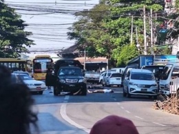 В Мьянме авто военных протаранило толпу протестующих, есть погибшие