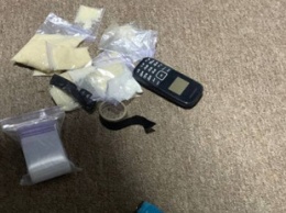 С грузом наркотиков и смартфоном: в Харькове на горячем поймали закладчика