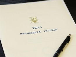 Зеленский продлил санкции против лиц, причастных к организации выборов в оккупированном Крыму