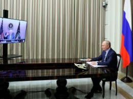 Байден и Путин проговорили 2 часа и 5 минут: общались "жестко один на один"