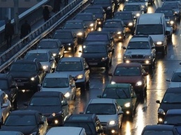 Из-за непогоды Киев сковали пробки