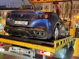 В Киеве эвакуировали на штрафплощадку Ferrari