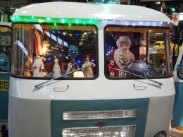 В днепровском музее «Машины Времени» появился новогодний ретро-автобус
