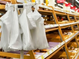 Сколько стоят: в харьковских магазинах пластиковые пакеты стали платными