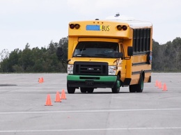 Школьный автобус прошел «лосиный тест» на 112 км/ч - видео