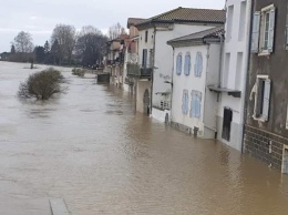 Появились кадры масштабных наводнений во Франции