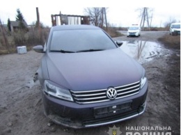 В Запорожье житель Кривого Рога напал на таксиста и угнал его авто