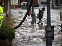 На севере Испании реки вышли из берегов: затопило два региона