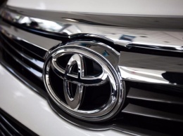 Компания Toyota сделала платным дистанционный запуск мотора