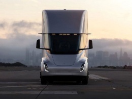 Tesla приступила к производству электрического тягача Semi в Неваде