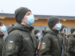 В криворожской воинской части новобранцы нацгвардии присягнули на верность Украине