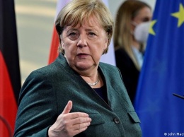 Bild: Меркель месяцами блокировала поставку Украине оружия через НАТО