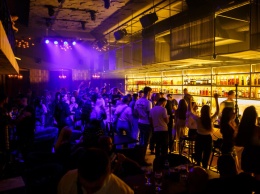 Поножовщина в ночном клубе Полтавы "Красный бархат": полиция ищет нападавшего