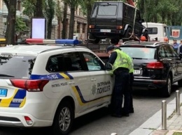 В Днепре изымают автомобили неплательщиков штрафов ПДД