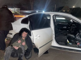 В Новомосковске задержали скандального блогера из Днепра, который плюнул в лицо полицейскому