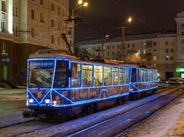 В Днепре к праздникам запустят новогодний трамвай