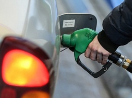 На АЗС изменились розничные цены на топливо
