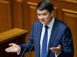 «Слуги» обвинили Разумкова в связях с Ахметовым