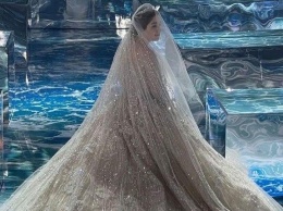 Платье за несколько миллионов и огромный торт. Михаил Гуцериев выдал дочь замуж