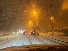 Киев из-за снегопада сковали пробки
