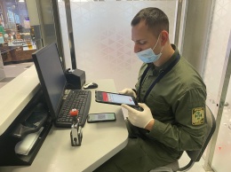 В запорожском аэропорту пассажиры предоставили поддельные сертификаты о вакцинации