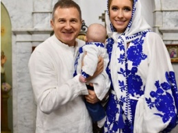 Катя Осадчая и Юрий Горбунов показали милый семейный портрет с крещения сына
